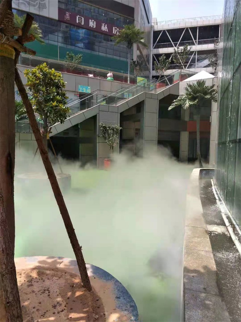 �����F����